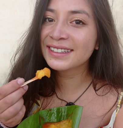 Andariega nómada degustando nieve de mezcal en Xilitla