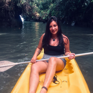 Turistas realizando turismo sostenible en el mundo